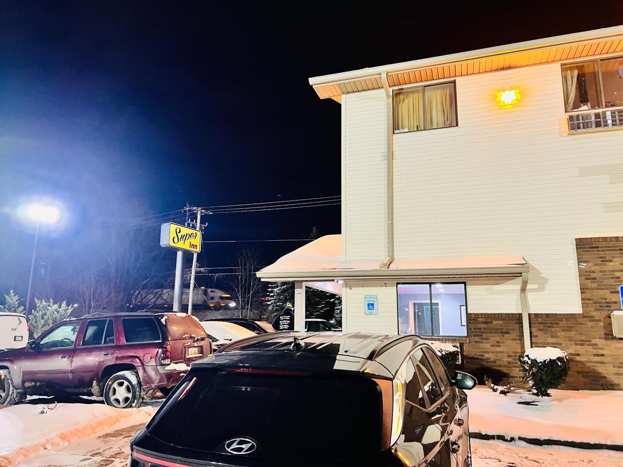 Super Inn By Oyo Lansing Mi Buitenkant foto